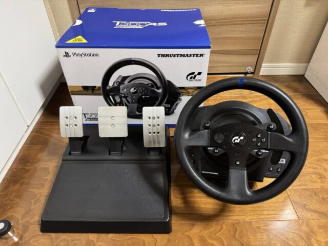 Thrustmaster T300 RS GT ハンドルコントローラー