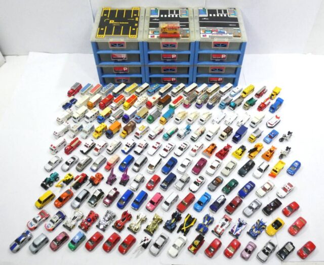 トミカ ミニカー 大量 約170台 パーキングケース セット