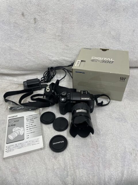OLYMPUS E-300 デジタル一眼レフカメラ レンズキット
