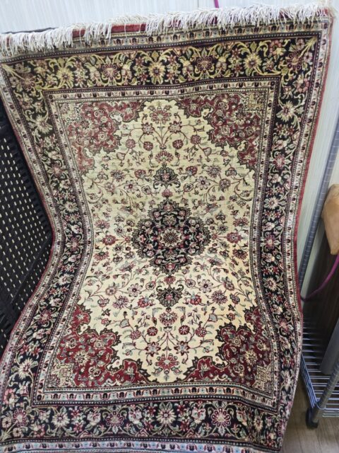 イラン製 クムシルク ペルシャ絨毯 シルク100% 手織り 約100×151cm