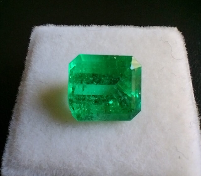 天然エメラルド ルース コロンビア産 3.248ct CGLシーティ鑑別書付き