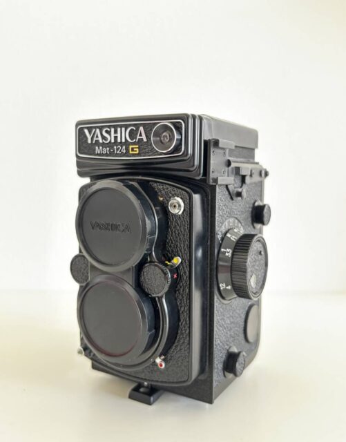 Yashica Mat-124G 二眼レフカメラ