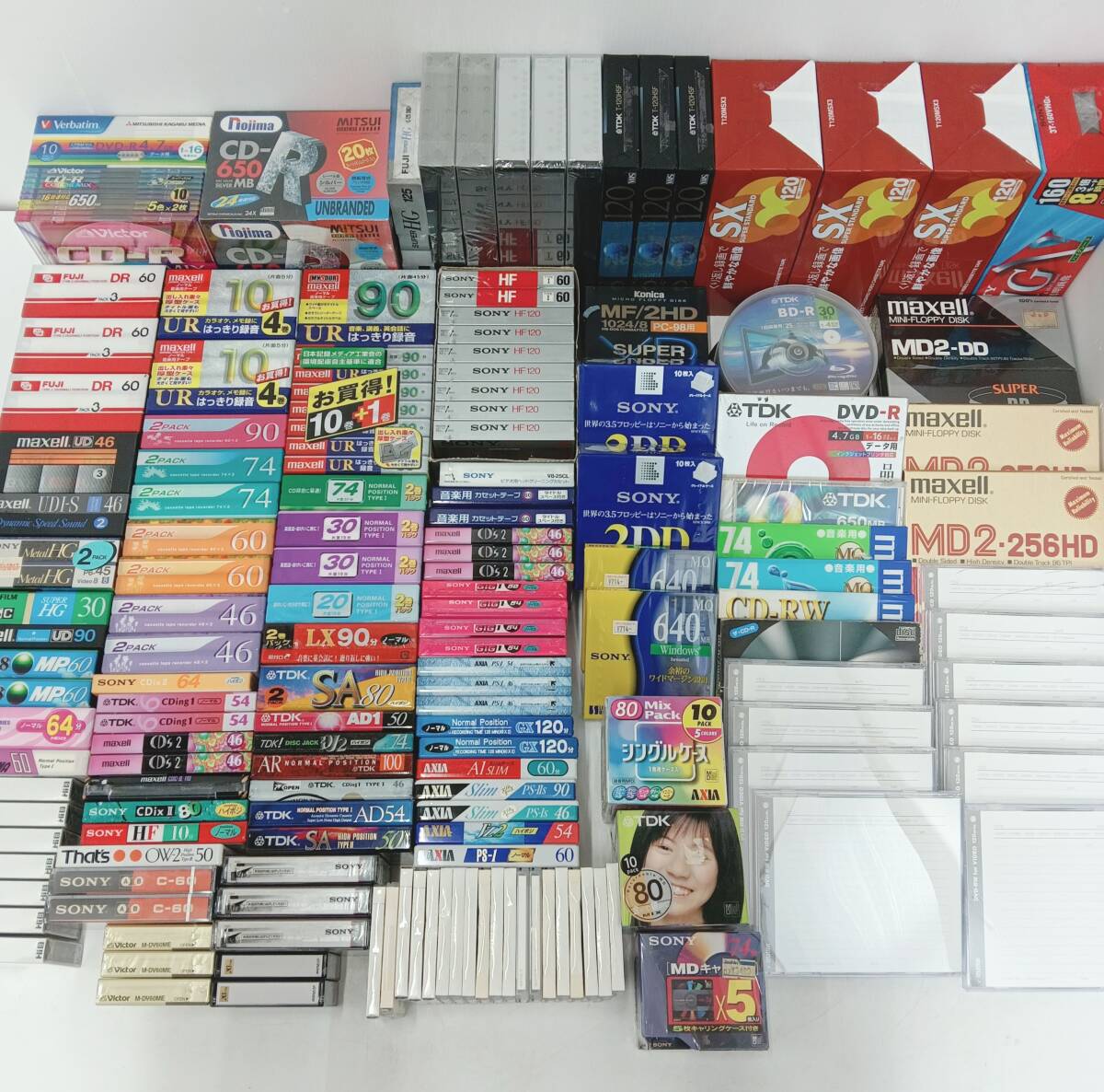 記録メディア まとめ VHS/BD/DVD/CD/MD/カセットテープ 約20kg