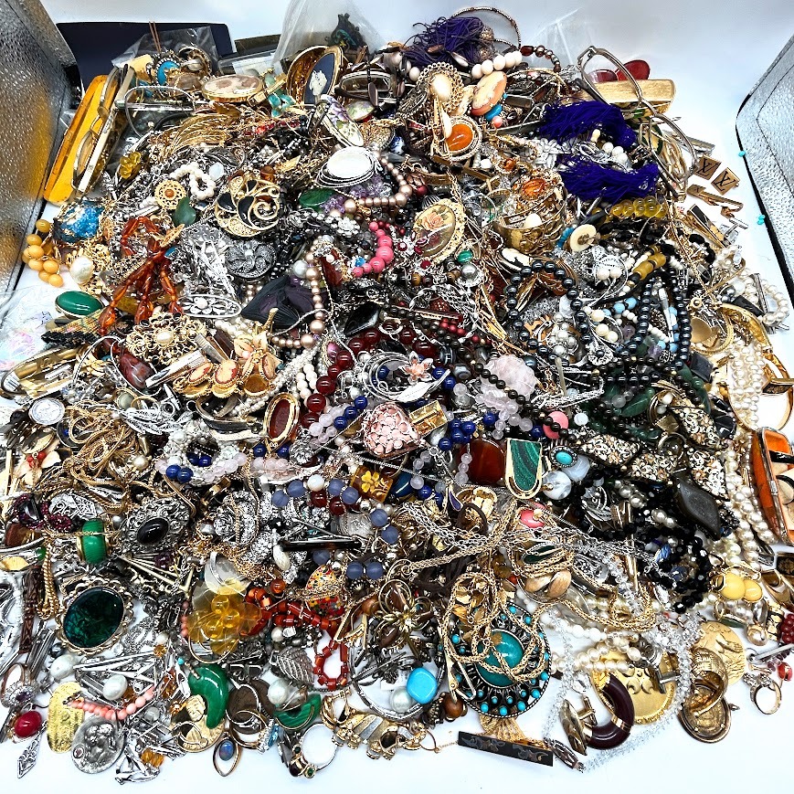 イミテーションアクセサリー まとめ売り 総重量約9230g